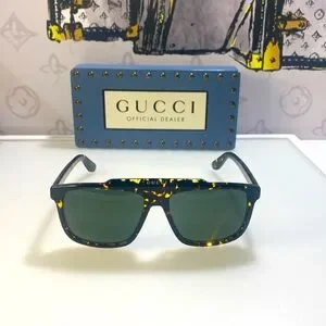 Gucci | Accessories | New Gucci Green Square Mens Sunglasses  display picture 1